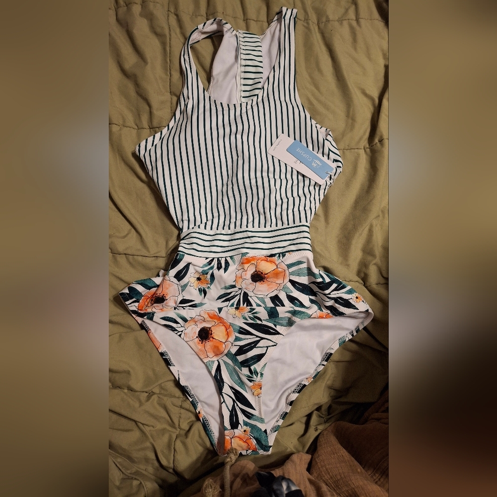 Cupshe Green and White Striped Swimsuit